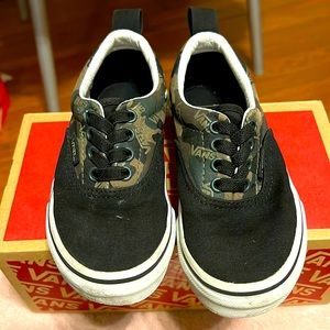 Van slip on shoes with laces